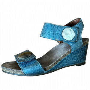 Taos Footwear Dusty Blue Carousel Leather Wedge Sandal